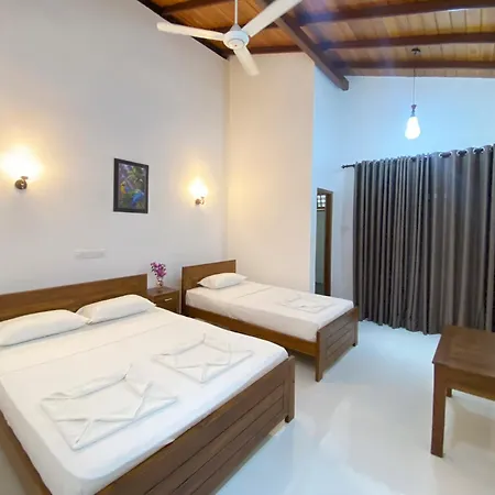 Yala Safari Green Home Stay Tissamaharama Exterior photo