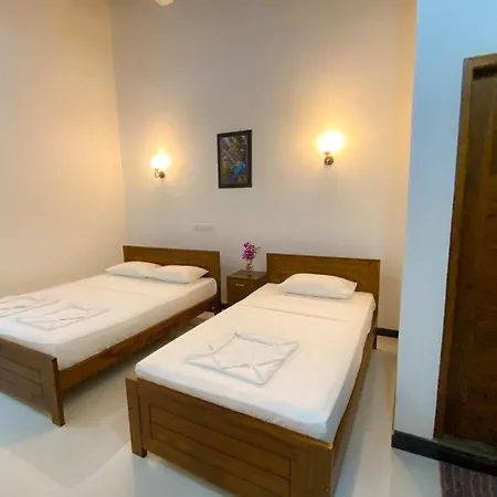 Yala Safari Green Home Stay Tissamaharama Exterior photo